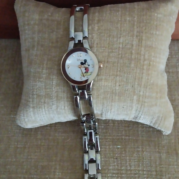 Disney Mickey Mouse Gold Tone Watch - Picture 9 of 10